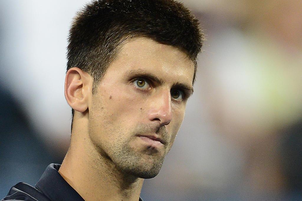 Djokovic acerta bolada em juíza e é desclassificado do US Open