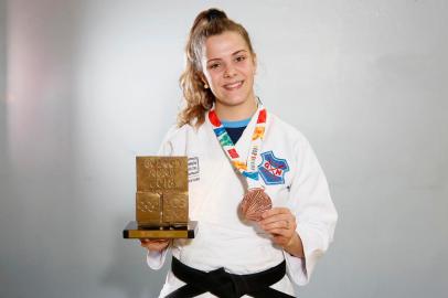 Eduarda Vaz, judoca do Grêmio Naútico União, após  conquista nos Jogos Olimpicos da Juventude, em Buenos Aires, na Argentina.<!-- NICAID(14532530) -->