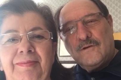 Em vídeo, o ex-governador José Ivo Sartori, acompanhado da mulher, Maria Helena, desejou feliz aniversário ao deputado estadual Carlos Búrigo e abriu caminho para a pré-candidatura de Búrigo à prefeitura de Caxias em 2020.<!-- NICAID(14538350) -->