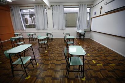  PORTO ALEGRE, RS, BRASIL, 07-07-2020: Como  as escolas particulares estão se preparando para o segundo semestre. Na foto, sala de aula no Colégio Santa Dorotéia (FOTO FÉLIX ZUCCO/AGÊNCIA RBS, Editoria de Notícias).<!-- NICAID(14539763) -->