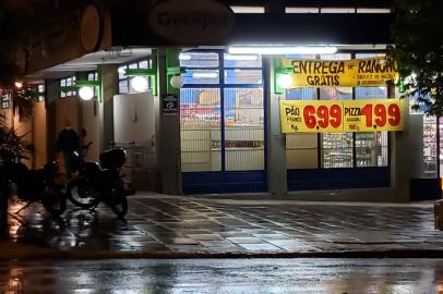 Assalto a mercado no Jardim Botânico