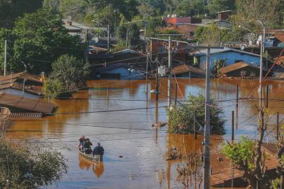  ENCANTADO, RS, BRASIL - 09.07.2020 - Temporal com muita chuva atingiu a cidade, causando transtornos como alagamentos/enchentes. (Foto: Lauro Alves/Agencia RBS)<!-- NICAID(14541327) -->