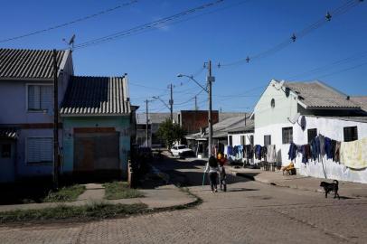  PORTO ALEGRE, RS, BRASIL, 10-07-2020: Rua Carlos Alfeu Carvalho. Loteamento residencial na rua Voluntarios da Patria que sofreu com alagamento dias atras por causa dos efeitos do ciclone extratropical que atingiu o estado. (Foto: Mateus Bruxel / Agencia RBS)Indexador: Mateus Bruxel<!-- NICAID(14542682) -->