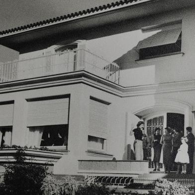 Miss Brasil 1954 Martha Rocha, durante sua visita a Caxias do Sul em maio de 1955. Ficou hospedada na mansão de Carlos Caetano Pettinelli e sua família, na Rua Sinimbu, entre a Borges de Medeiros e a Alfredo Chaves.<!-- NICAID(13607340) -->