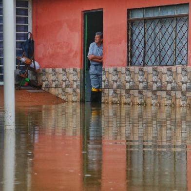 Ilha Grande dos Marinheiros , chuva , guaíba , porto alegre<!-- NICAID(14543268) -->