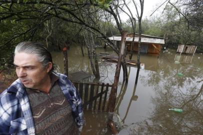 Chuva em Novo Hamburgo, Vale do Sinos, bairro Canudos<!-- NICAID(14543302) -->