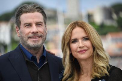 ator John Travolta e a esposa Kelly Preston no festival de Cannes, em 2018.<!-- NICAID(14543615) -->