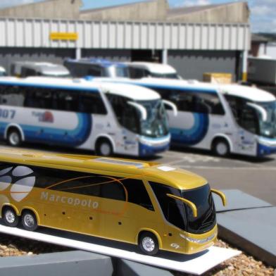 Marcopolo doa miniatura de onibus para Mini Mundo, de gramado                      <!-- NICAID(2996369) -->