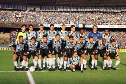 Gre-Nal 341 - Grêmio 1x0 - terceiro jogo das finais do Campeonato Gaúcho - Estádio Olímpico. Grêmio é campeão Gaúcho.Foto posada da equipe do Grêmio#PÁGINA: Não saiu#ENVELOPE: 239480<!-- NICAID(575879) -->