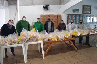 Sesc faz doação de mais de meia tonelada de alimentos a famílias atingidas por cheia do Guaíba<!-- NICAID(14545976) -->