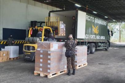 JAGUARÃO, RS, BRASIL ¿ 17/07/2020 -  Exército transporta carga de medicamentos comprados pelo Ministério da Saúde no Uruguai. Itens serão distribuídos para o Rio Grande do Sul e para Santa Catarina. <!-- NICAID(14547414) -->