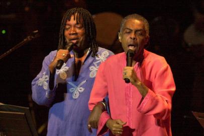 #Máquina: D1-5021672Foto do show de Milton Nascimento e Gilberto Gil no Teatro do Sesi.<!-- NICAID(725939) -->