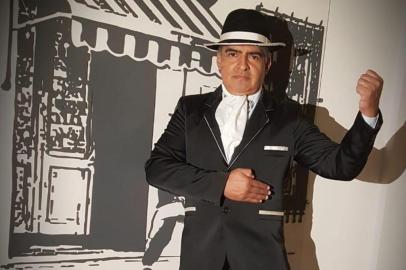 Daniel Osvaldo Carlos, professor do grupo de tango Ocho Adelante.<!-- NICAID(14545459) -->