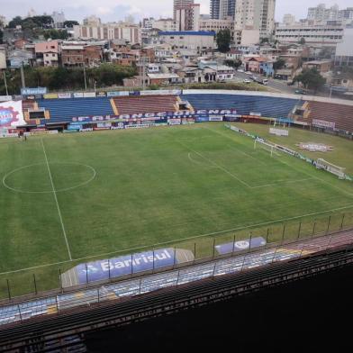  CAXIAS DO SUL, RS, BRASIL (15/03/2020)3a Rodada do Campeonato Gaúcho. Jogo entre Ser Caxias e Novo Hamburgo a portas fechadas no Estádio Centenário. (Antonio Valiente/Agência RBS)<!-- NICAID(14452039) -->