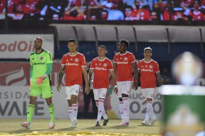  22/07/2020 _ CAXIAS DO SUL, RS, BRASIL _ Grêmio e Inter disputam o Gre-Nal no retorno do futebol após a paralisação do calendário provocado pela pandemia do coronavírus.<!-- NICAID(14551339) -->