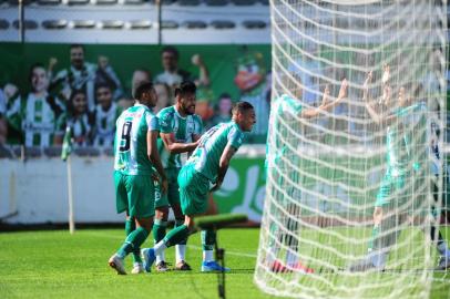  CAXIAS DO SUL, RS, BRASIL, 23/07/2020. Juventude x Caxias, clássico Ca-Ju, jogo válido pela quarta rodada da Taça Francisco Novelletto Neto, segundo turno do Campeonato Gaúcho (Gauchão 2020). Realizado no estádio Alfredo Jaconi. O campeonato retorna após quatro meses parado devido a pandemia do coronavírus. (Porthus Junior/Agência RBS)<!-- NICAID(14551573) -->