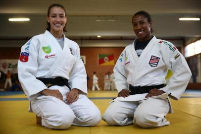  PORTO ALEGRE, RS, BRASIL - 10.02.2020 - Atletas de judô da Sogipa e da seleção brasileira. Na imagem: Aléxia Castilhos (esq) e Ketleyn Quadros (dir). (Foto: Jefferson Botega/Agencia RBS)