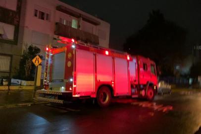 Mulher morre após incêndio atingir apartamento no bairro Azenha