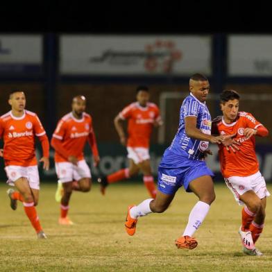 Inter enfrenta o Esportivo no Estádio Montanha dos Vinhedos, em Bento Gonçalves. Partida é válida pela quinta rodada do segundo turno do Gauchão. Sarrafiore<!-- NICAID(14553570) -->