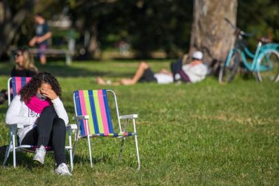 Fotos do movimento no Parque Marinha do Brasil. Imagens capturadas entre 14:30 e 15:45. Dia de sol em Porto Alegre. Foto: Jefferson Botega/Agência RBS<!-- NICAID(14553802) -->