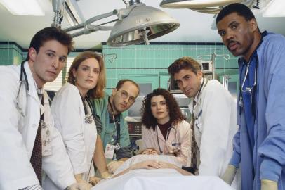 ER -- SEASON 1 -- Pictured: (l-r) Noah Wyle as Doctor John Carter; Sherry Stringfield as Doctor Susan Lewis; Anthony Edwards as Doctor Mark Greene; Julianna Margulies as Nurse Carol Hathaway; George Clooney as Doctor Doug Ross; Eriq La Salle as Doctor Peter Benton -- Photo by: NBCU Photo Bank<!-- NICAID(14554457) -->