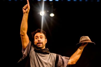 Divulgação da peça Hamlet Cancelado, com Vinicius Piedade<!-- NICAID(14148508) -->