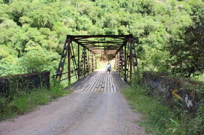 Ponte do Raposo, Gramado<!-- NICAID(14549063) -->