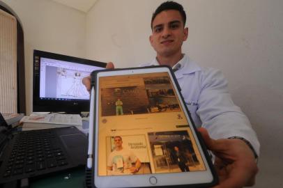  CAXIAS DO SUL, RS, BRASIL, 29/07/2020 -   O estudante de medicina Daniel Bohn, bicampeão da Olimpíada Nacional de Anatomia que está na competição novamente. Ele desenvolveu livro e site sobre o assunto. Precisa de ajuda para participar da premiação. (Marcelo Casagrande/Agência RBS)<!-- NICAID(14555747) -->