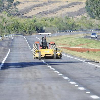  TAPES,RS,BRASIL.2020,07,29.Mais um trecho da duplicação da BR 116 será liberado,entre os kms 551 e 360.(RONALDO BERNARDI/AGENCIA RBS).<!-- NICAID(14555842) -->