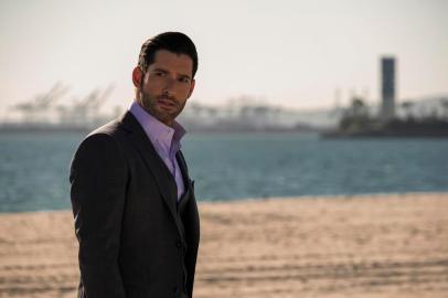 LUCIFER (L to R) TOM ELLIS as LUCIFER MORNINGSTAR in episode 105 of LUCIFER Cr. JOHN P. FLEENOR/NETFLIX © 2020<!-- NICAID(14556713) -->