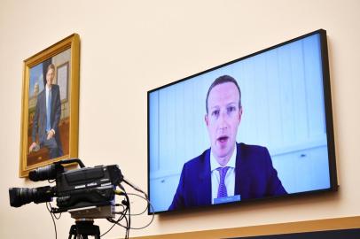 Big Tech CEOs Testify Virtually Before House Judiciary CommitteeWASHINGTON, DC - JULY 29: Facebook CEO Mark Zuckerberg testifies before the House Judiciary Subcommittee on Antitrust, Commercial and Administrative Law on Online Platforms and Market Power in the Rayburn House office Building, July 29, 2020 on Capitol Hill in Washington, DC.   Mandel Ngan-Pool/Getty Images/AFPEditoria: POLLocal: WashingtonIndexador: POOLFonte: GETTY IMAGES NORTH AMERICAFotógrafo: Pool<!-- NICAID(14556764) -->