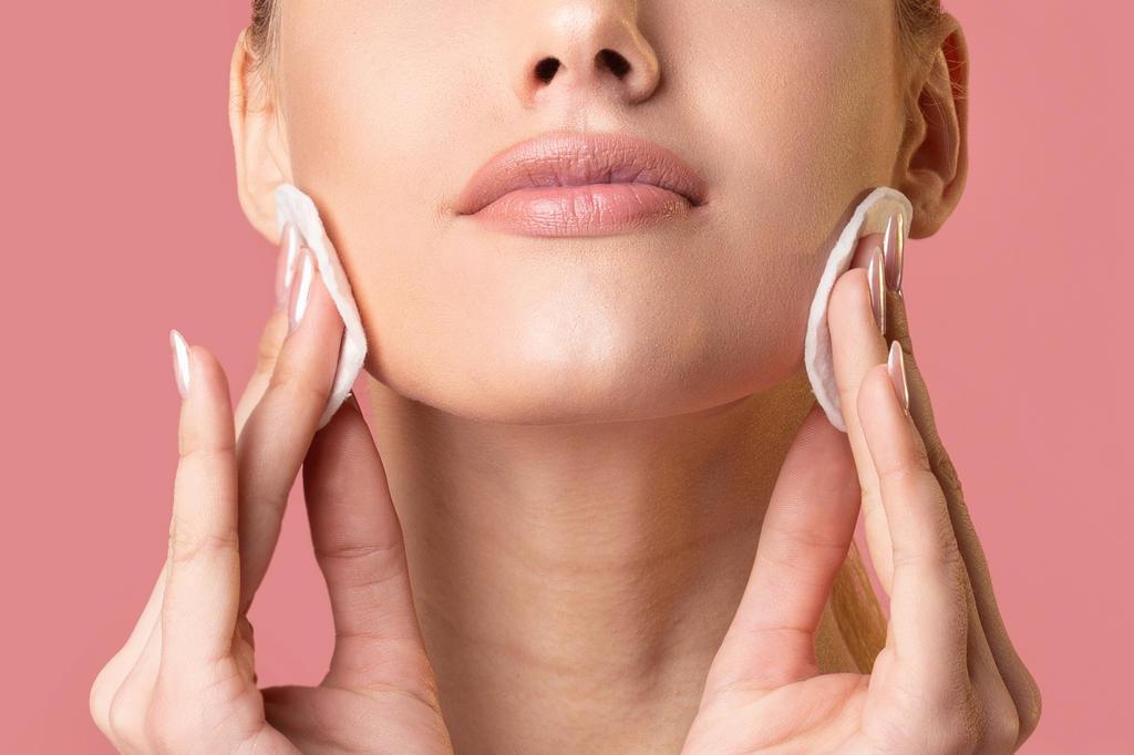 5 benefícios de ficar sem maquiagem no período de quarentena