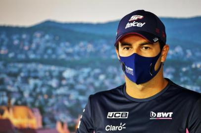  Racing Points Mexican driver Sergio Perez addresses the drivers press conference for the Formula One Hungarian Grand Prix at the Hungaroring circuit in Mogyorod near Budapest, Hungary, on July 16, 2020. (Photo by - / POOL / AFP)Editoria: SPOLocal: BudapestIndexador: -Secao: motor racingFonte: POOLFotógrafo: STR<!-- NICAID(14557239) -->