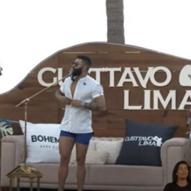 Gusttavo Lima usa short curto e elogia Bolsonaro em live<!-- NICAID(14559153) -->