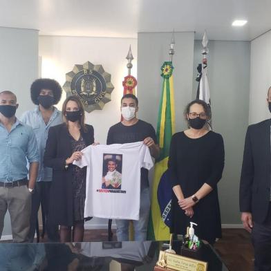 Família de engenheiro morto se reúne com chefe da Polícia Civil após demora para entrega de inquérito ao Judiciário<!-- NICAID(14560320) -->