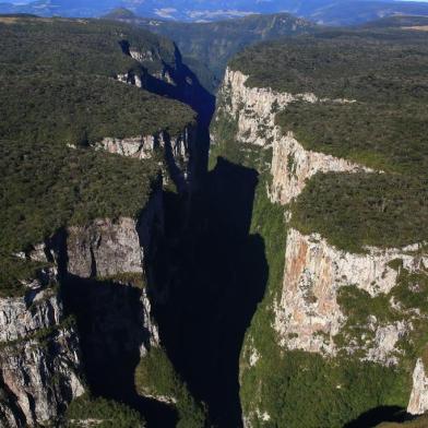  CAMBARÁ DO SUL - RS/BR 05.07.2018Especial Turismo Cambará do Sul.Cânion Itaimbezinho,  Parque Nacional da Serra Geral.FOTÓGRAFO: TADEU VILANI AGÊNCIARBS Caderno Viagem<!-- NICAID(13634294) -->