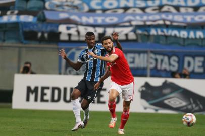  PORTO ALEGRE, RS, BRASIL - 05/08/2020 - GRÊMIO X INTERNACIONAL: Jogo ocorre na Arena e define o campeão do segundo turno do Gauchão 2020. Devido à pandemia do coronavírus, partida será realizada sem público, seguindo rigorosos protocolos sanitários. (FOTO: Jefferson Botega/Agência RBS)Indexador: Jeff Botega<!-- NICAID(14561629) -->