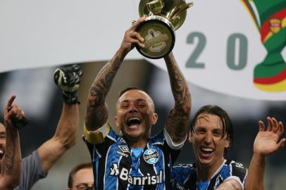  PORTO ALEGRE, RS, BRASIL - 05/08/2020 - GRÊMIO X INTERNACIONAL: Jogo ocorre na Arena e define o campeão do segundo turno do Gauchão 2020. Devido à pandemia do coronavírus, partida será realizada sem público, seguindo rigorosos protocolos sanitários. (FOTO: Jefferson Botega/Agência RBS)Indexador: Jeff Botega<!-- NICAID(14561753) -->