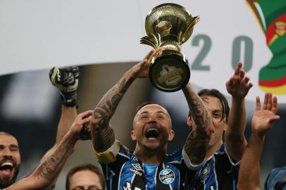  PORTO ALEGRE, RS, BRASIL - 05/08/2020 - GRÊMIO X INTERNACIONAL: Jogo ocorre na Arena e define o campeão do segundo turno do Gauchão 2020. Devido à pandemia do coronavírus, partida será realizada sem público, seguindo rigorosos protocolos sanitários. (FOTO: Jefferson Botega/Agência RBS)Indexador: Jeff Botega<!-- NICAID(14561752) -->