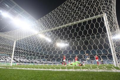  PORTO ALEGRE, RS, BRASIL - 05/08/2020 - GRÊMIO X INTERNACIONAL: Jogo ocorre na Arena e define o campeão do segundo turno do Gauchão 2020. Devido à pandemia do coronavírus, partida será realizada sem público, seguindo rigorosos protocolos sanitários. (FOTO: Jefferson Botega/Agência RBS)Indexador: Jefferson Botega<!-- NICAID(14561757) -->