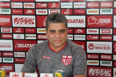 O técnico Marcelo Cabo, do CRB, participa do Show dos Esportes nesta sexta-feira.<!-- NICAID(14563129) -->