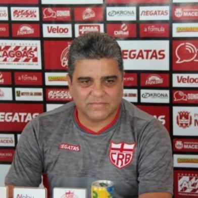 O técnico Marcelo Cabo, do CRB, participa do Show dos Esportes nesta sexta-feira.<!-- NICAID(14563129) -->