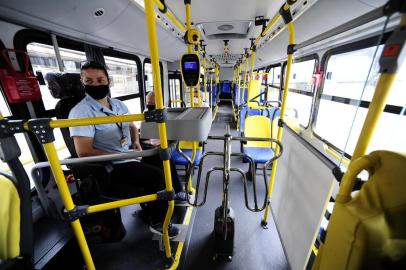  PORTO ALEGRE,RS,BRASIL.2020,08,07.Novos ônibus da Carris,e passageiros aprovam os novos ônibus.Na foto.Leonel Rodrigues.(RONALDO BERNARDI/AGENCIA RBS).