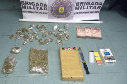 Homem é preso com mais de um quilo de maconha em Bento Gonçalves <!-- NICAID(14563953) -->