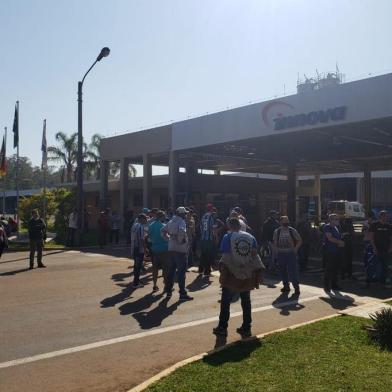 Protestos em frente à Innova, no Polo Petroquímico de Triunfo, organizados pela Sindiconstrupolo<!-- NICAID(14564534) -->