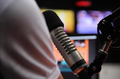  CAXIAS DO SUL, RS, BRASIL, 13/12/2019 - Programa show dos Esportes na serra, edição 92, com o convidado Cristian de Souza, técnico do Veranópolis. Apresentação de Eduardo Costa e Marcelo Rocha. (Marcelo Casasgrande/Agência RBS)<!-- NICAID(14359131) -->