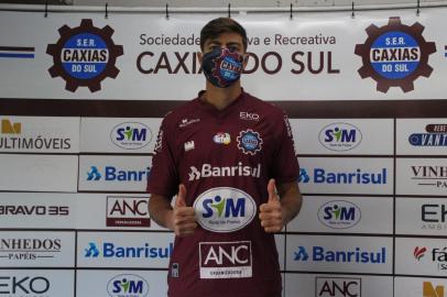 Caxias apresenta centroavante Marcelo Campanholo<!-- NICAID(14564746) -->