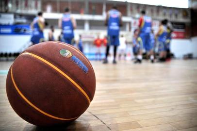  CAXIAS DO SUL, RS, BRASIL, 05/01/2018 - A equipe do Caxias Banrisul Basquete se reapresenta no Ginásio do Vascão. (Marcelo Casagrande/Agência RBS)<!-- NICAID(13353888) -->