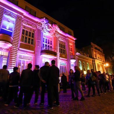  PORTO ALEGRE, RS, BRASIL, 18/05/2019: Noite dos Museus. Na foto: Fila no Museu da Brigada MilitarIndexador: ISADORA NEUMANN<!-- NICAID(14084071) -->