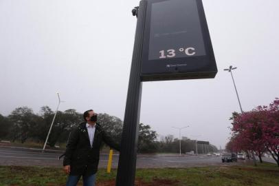 Após cinco anos, primeiro relógio de rua entra em operação em Porto Alegre<!-- NICAID(14566981) -->